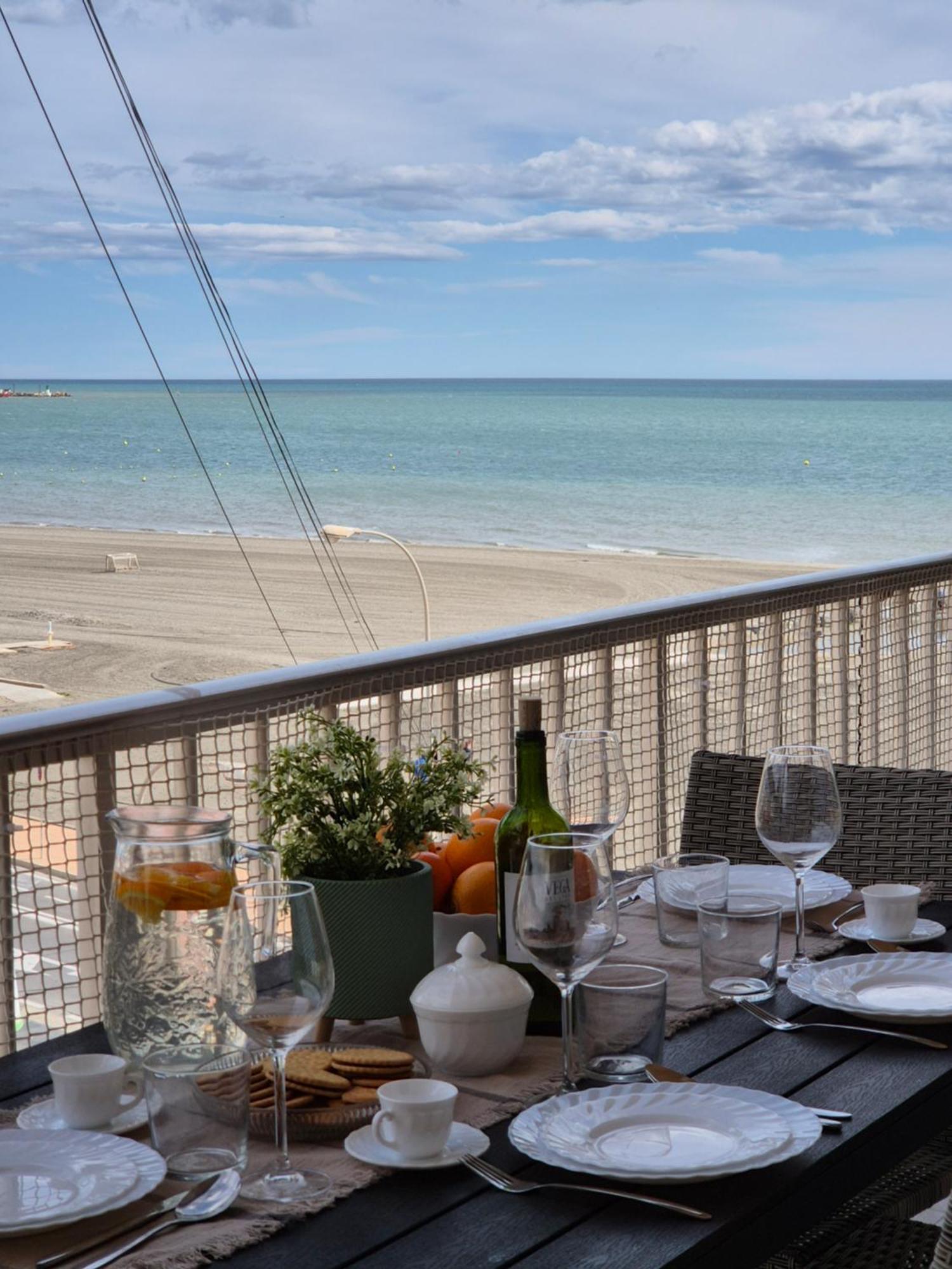 Beautiful At Playa Lisa Apartment *